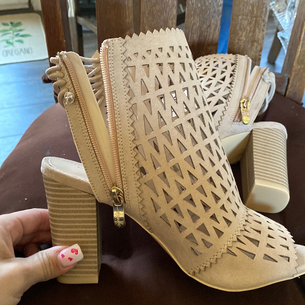 These shoes are brand-new and they have never been worn! They are so adorable!